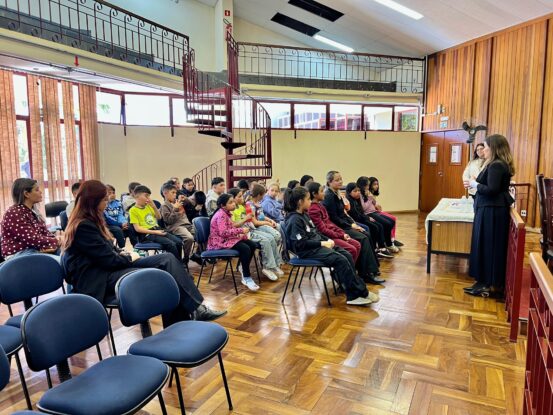 Estudantes da rede municipal visitam o Tribunal de Justiça de Capão Bonito e vivenciam experiência única