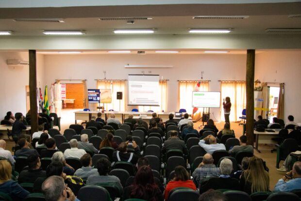 Semil inicia Jornada de Desenvolvimento da Mineração em Capão Bonito