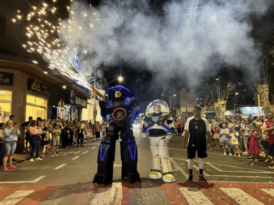 A magia do Natal toma conta da área central de Capão Bonito