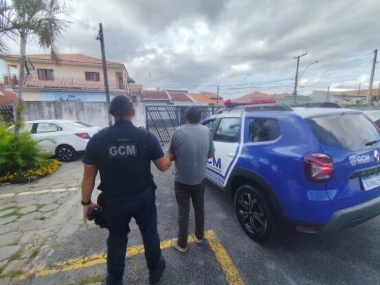 Guarda Municipal prende homem suspeito de agredir e ameaçar idosa de 92 anos