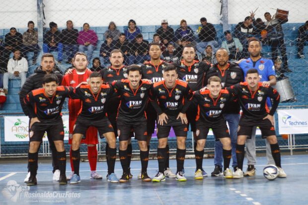 Semifinais da Copa Dingo proporcionam noite histórica e emocionante no futsal regional