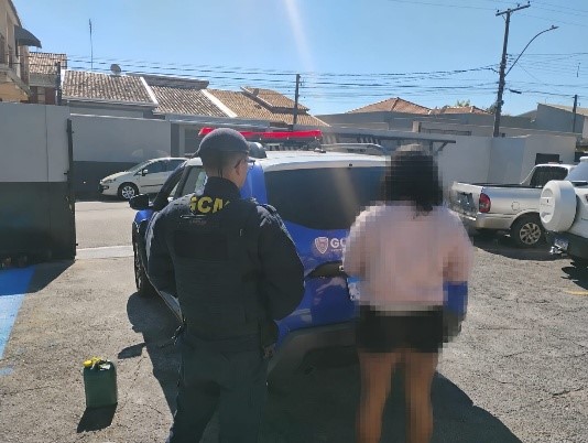 GCM prende mulher por furto durante patrulhamento preventivo
