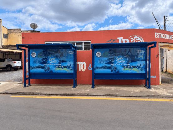 Prefeitura amplia instalação de guaritas de ônibus com fabricação própria pela Secretaria de Obras